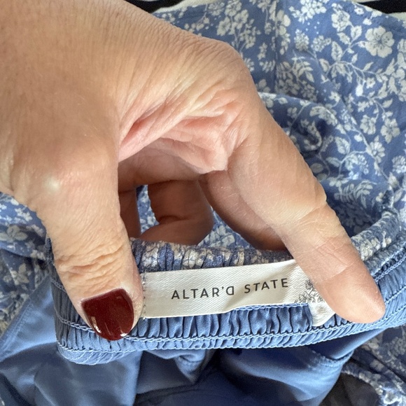 Altar’d state dress size small - Picture 4 of 4